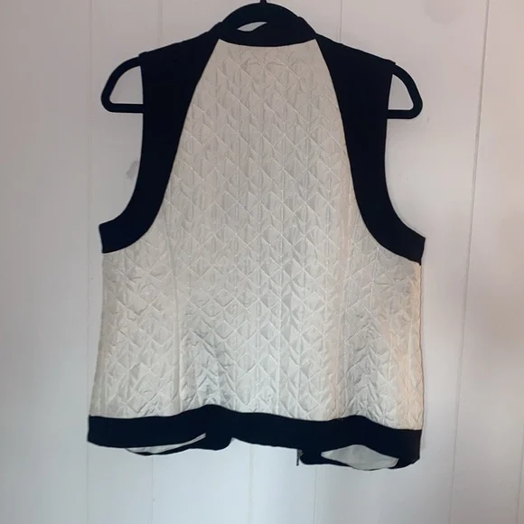 Chico’s Quilted Vest Size 1 (Size S) - Picture 7 of 9